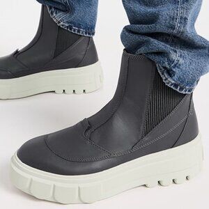 Sorel Caribou X Chelsea Boots Leather Booties Waterproof Jet Pixel Size 8 NEW